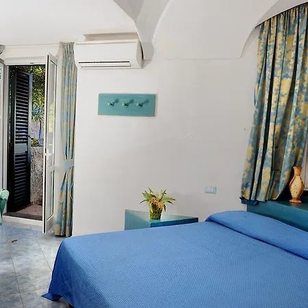 Hotel La Ninfea 3*